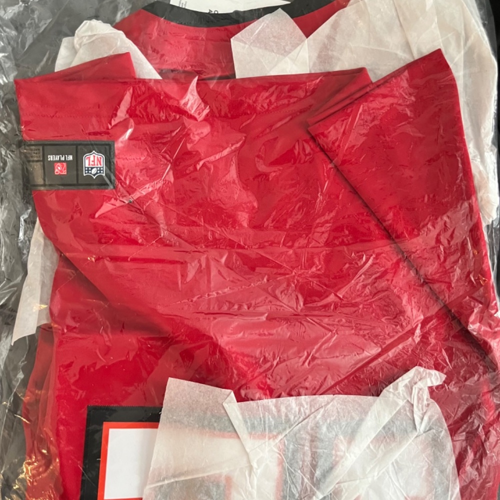NEW Tom Brady jersey Tampa Bay Buccaneers - Picture 2 of 3